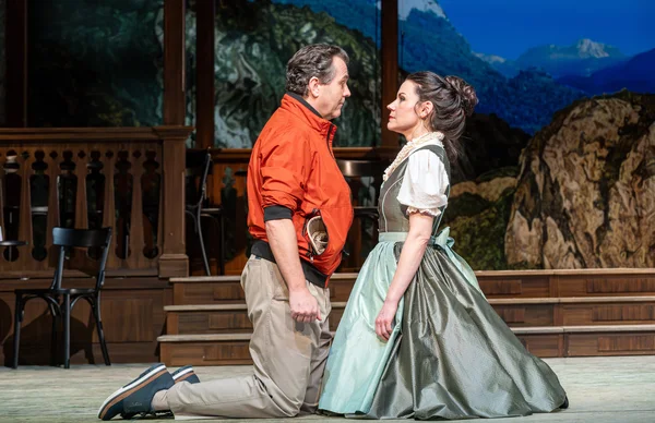 Leopold Brandmeyer (Andreas Rainer) und Josepha Vogelhuber (Mirjam Neururer)