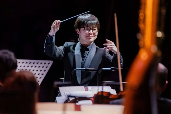 Chunyi Zhao (Forum Dirigieren)