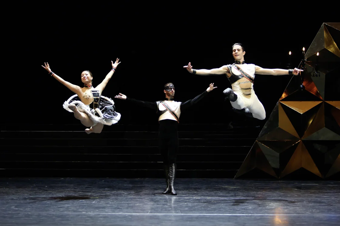 Premiere 24.09.2016 // Madoka Ishikawa (Clara), Francisco Baños Diaz (Drosselmeyer) & David Iglesias Gonzales (Prinz)