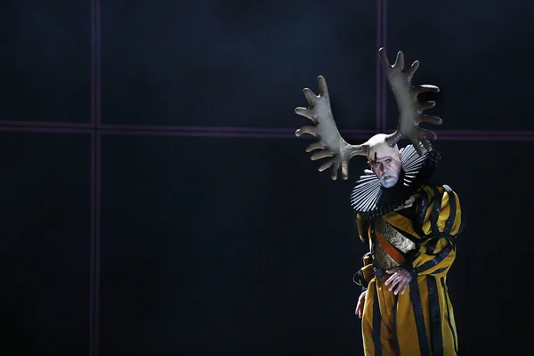 Sir John Falstaff (Lucio Gallo)