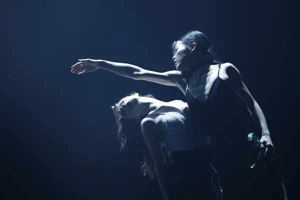 WHISPERS AT DUSKFALL by Ester Ferrini // Maia Weisinger Braun, Soojeong Choi