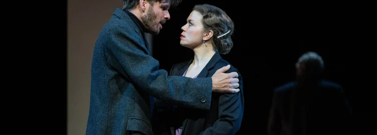 Franz Xaver Schlecht (Eugen Onegin) und Olena Tokar (Tatjana)