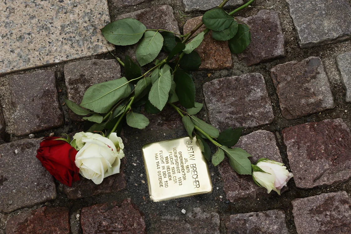 Stolperstein für Gustav Brecher vor dem Leipziger Opernhaus © Oper Leipzig
