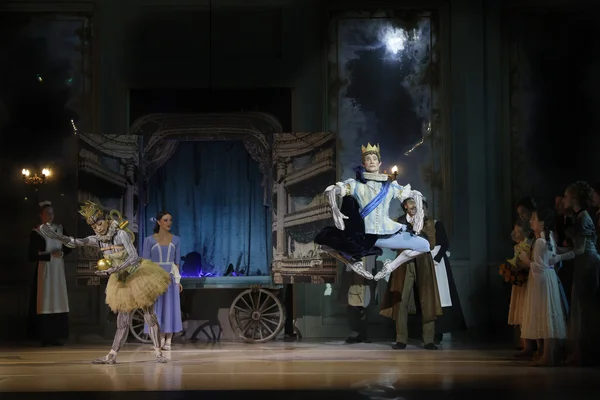 Puppenprinzessin und Puppenprinz: Soojeong Choi und Oscar Ward