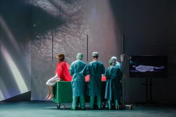 Gabrielė Kupšytė (Anouk), Extras