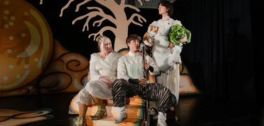 Kinderoper zum Klimawandel nach Motiven des Grimm'schen Märchens »Frau Holle« | Libretto von Kai Weßler & Suse Pfister