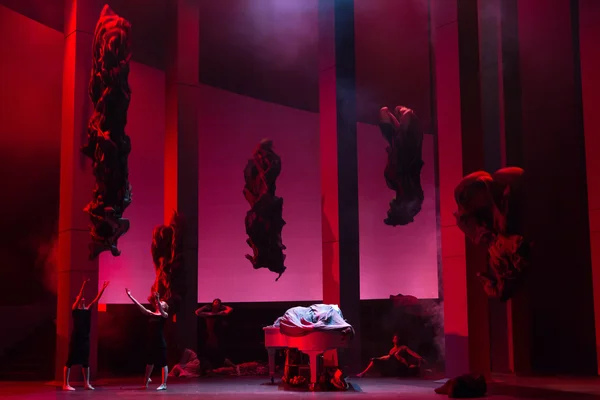 Premiere 30.04.2016 // Tanzensemble