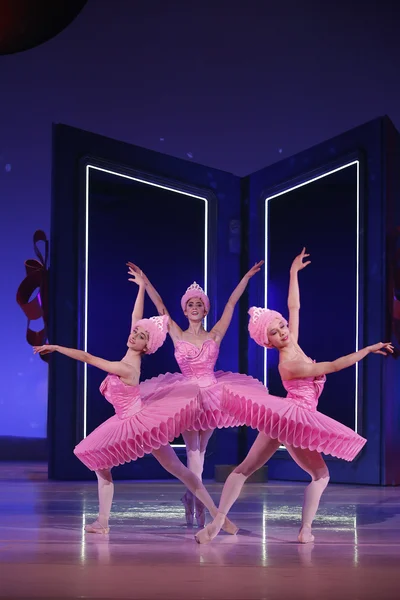 Musikspieluhr: Camilla Chiesi (Mitte), Maria Vittoria Scamarda (links), Kalina Petkova (rechts)