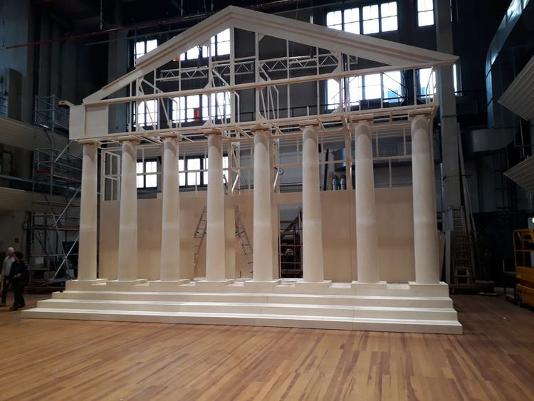 Das Bühnenbild zu »Norma« in den Werkstätten der Oper Leipzig