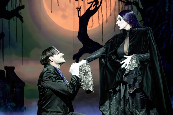 Morticia Addams (Franziska Becker), Gomez Addams (Tobias Licht)