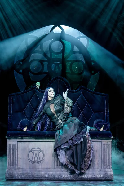 Morticia Addams (Franziska Becker)